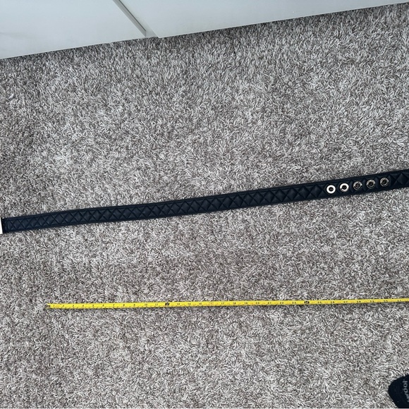 Black Quilted Michael Kors Belt Gold Grommet Sz M - Picture 9 of 9